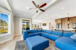 400 Feet to the Beach Gorgeous Home with Hot Tub 2 Decks and 4 Bedroom Suites - Image 3