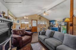 Cozy Dog Friendly Getaway Close to the Beach Includes Deck - Image 2