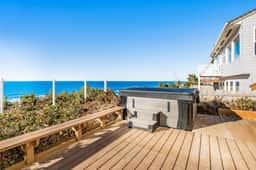 Dog friendly oceanfront home with views fireplace hot tub and washer dryer - Image 5
