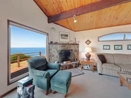 Charming Oceanfront Home with Nearby Beach Access and Amazing Ocean Views - Image 5