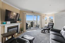 Waterfront Corner Condo with Fireplace and Ocean Views Close to Beach and Bay - Image 4