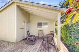 Cozy Dog-Friendly, Family Retreat Near the Beach - Image 4