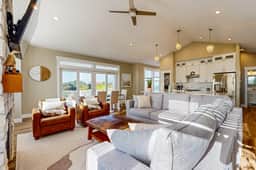 Beautiful and spacious oceanview home with hot tub and foosball table - Image 4