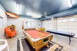 Lakefront Family Friendly Home with a Private Hot Tub Game Room and Dock - Image 5