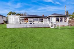 Cozy Oceanview Cottage in Great Location Close to Beach - Image 2