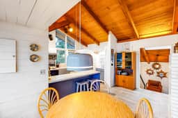 Lakefront house with private dock firepit and sunset views - Image 5