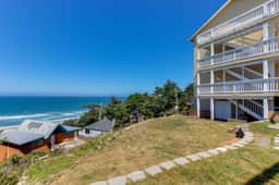 Sandstone Point Condo Only a Few Blocks to the Beach Dogs Welcome - Image 3