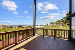 Spacious home with ocean view enclosed yard fireplace hut tub washer and dryer - Image 4