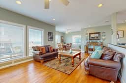 Beautiful multi level home with theater game room and amazing ocean views - Image 5