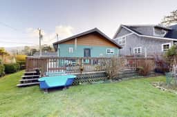 Two Blocks to Beach Vintage House with Tranquil Garden - Image 5