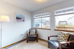 Ocean view home with prime walkable location near beach and town 2 dogs OK - Image 4