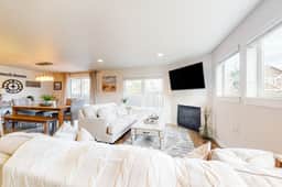 Stunning home with fireplace firepit and central AC short walk to the beach - Image 5