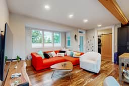 Dog friendly brand new shipping container home steps from the beach - Image 5