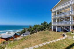Dog-Friendly Group Stays Near Lincoln City Beach - Image 3