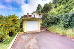 Upscale house with ocean views entertainment and large deck beach nearby - Image 2