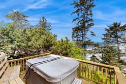 Dog Friendly Home with Private Hot Tub and Views of Proposal Rock and the Ocean - Image 4