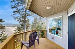 Dog Friendly Home with Private Hot Tub and Views of Proposal Rock and the Ocean - Image 2