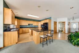Dog Friendly Oceanfront House with Stunning Views Multi Level Deck and Fireplace - Image 5