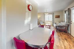 Dog Friendly Cottage with Deck WiFi and Washer Dryer Near Beaches Clamming - Image 5