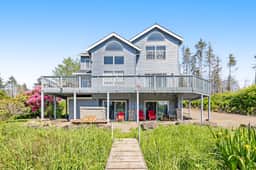 Charming Lakefront Home with Private Hot Tub and High Speed WiFi - Image 2