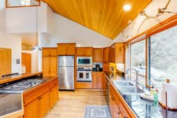Luxury Riverfront Home with Several Acres Hot Tub and Swimming Holes Dogs OK - Image 5