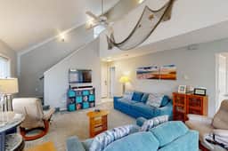 Cozy family home away from home dog friendly with nearby beach access and hot tub - Image 4