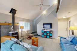 Cozy family home away from home dog friendly with nearby beach access and hot tub - Image 3
