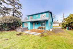 Cozy family home away from home dog friendly with nearby beach access and hot tub - Image 2
