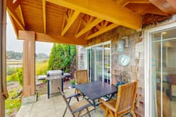 Beautiful lake view home with hot tub kayaks and bike two blocks to beach - Image 2