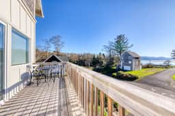Spacious Homey Dog Friendly House with Fireplace and Beach and Ocean Views - Image 3