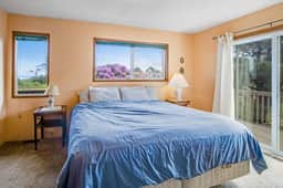 Dog friendly oceanview home one block to beach - Image 3