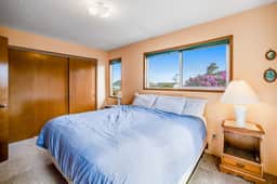 Dog friendly oceanview home one block to beach - Image 2