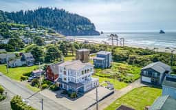 Elegant home with sauna private hot tub and ocean views accessible by elevator - Image 2