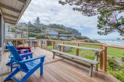 Oceanfront cottage with hot tub beach access fireplace and WiFi Dog friendly - Image 3