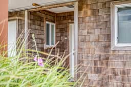 Oceanfront Condo with Sweeping Views and Beach Access - Image 3