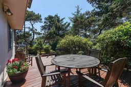 Home with gas fireplace washer dryer and 2 outdoor spaces walk to beach - Image 3