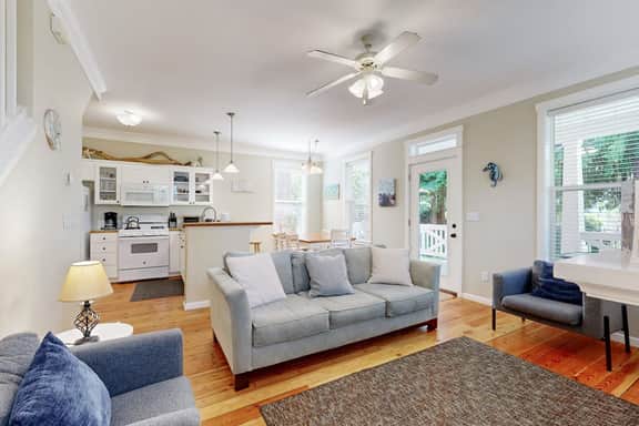 Bella Beach Home with private hot tub walk to beach park and cafe - Image 2