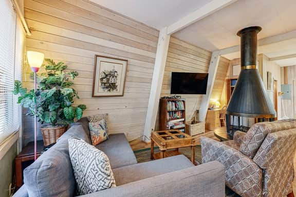 Fun and Unforgettable Beach House Dog friendly with a Great Location - Image 3