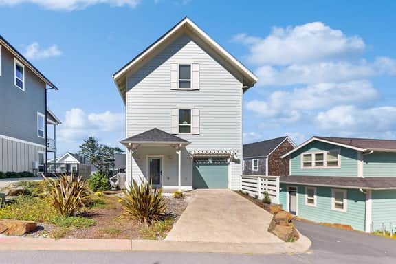 Ocean view home with private hot tub fireplaces balcony beach and pool access - Image 2