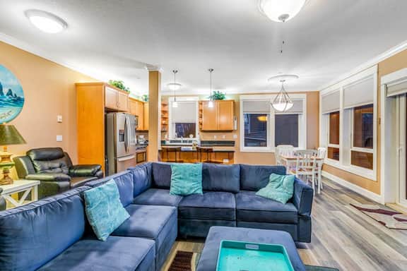 Oceanfront condo with private hot tub ocean views and high speed WiFi - Image 2