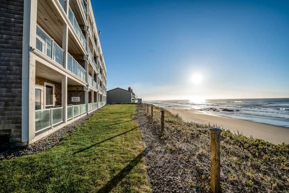 Oceanfront condo with private hot tub ocean views and high speed WiFi - Image 3