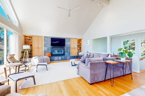 Idyllic Cape retreat with ocean views and private hot tub walk to state beach - Image 4