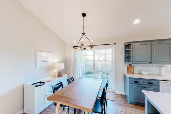 Family Friendly Beach Home with High Speed WiFi Gas Fireplace and Washer Dryer - Image 4