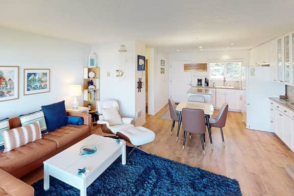 Beautiful ocean front condo with stunning views WiFi steps to beach - Image 3