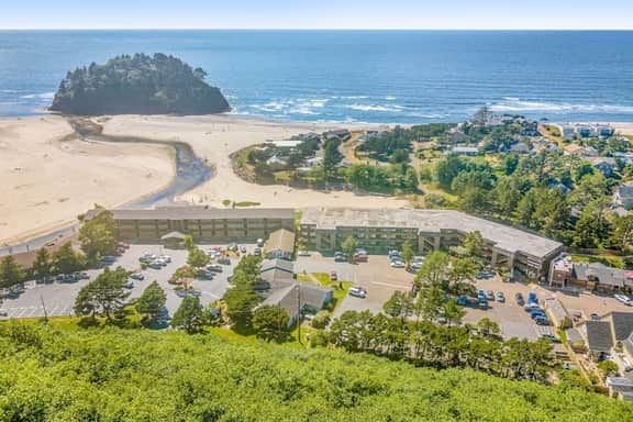 Dog friendly oceanfront condo with beach access and updated interior - Image 2