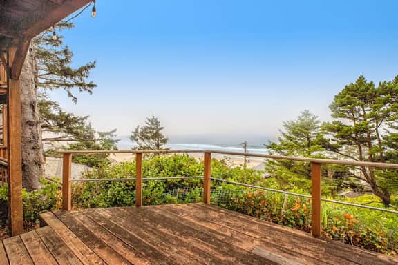 Cozy house with WiFi sweeping ocean views and nearby beach access - Image 2
