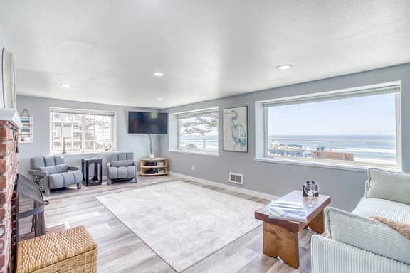 Incredible Ocean Views Free WiFi Great Location - Image 4