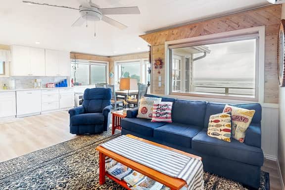 Nautical Themed Family Friendly Beach House with Three Arches View - Image 2