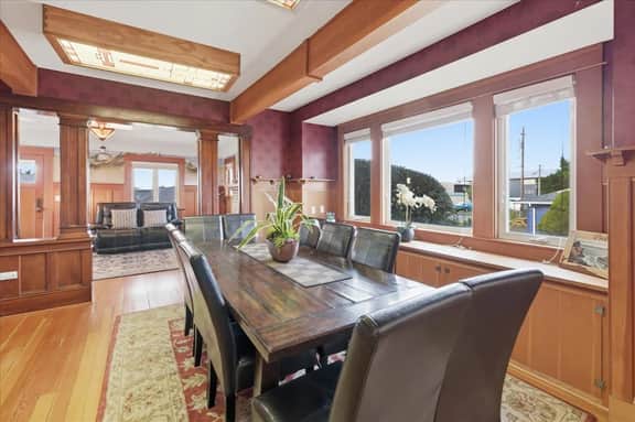 A Craftsman style gem, hot tub, close to ocean - Image 5