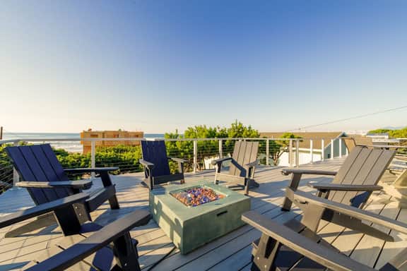 Renovated lake ocean view retreat with hot tub outdoor living and fireplace - Image 4